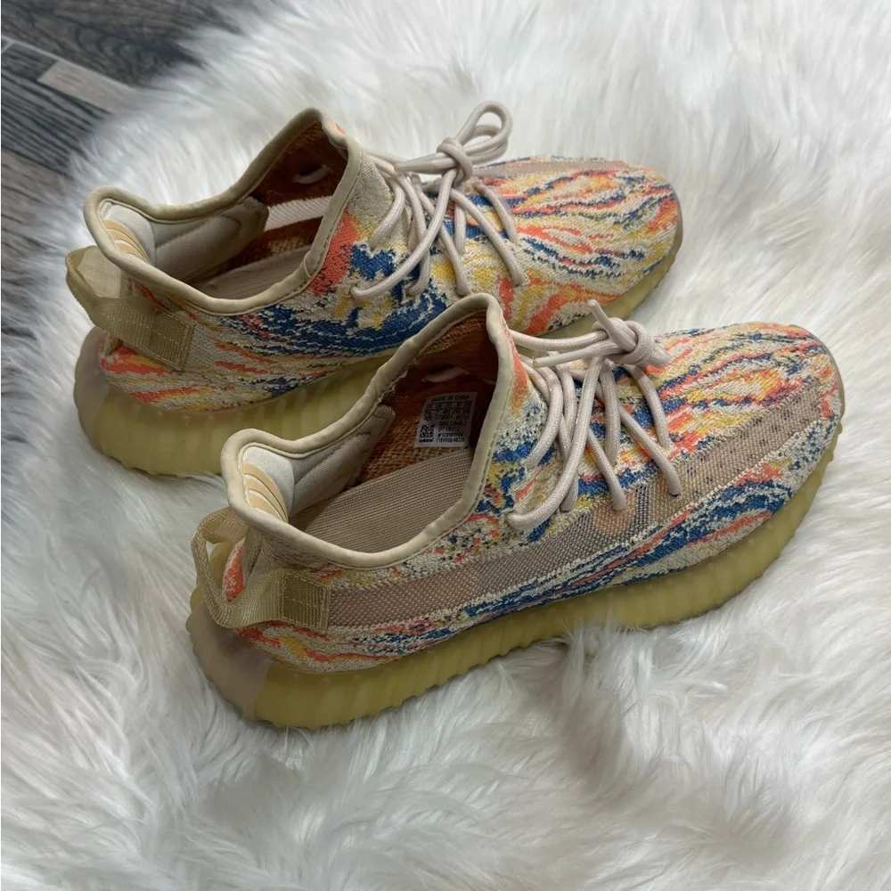 Adidas Yeezy Boost 350 V2 in Mx/Oat Size 7.5